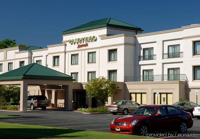 Courtyard Newburgh Stewart Airport Hotel Exterior photo